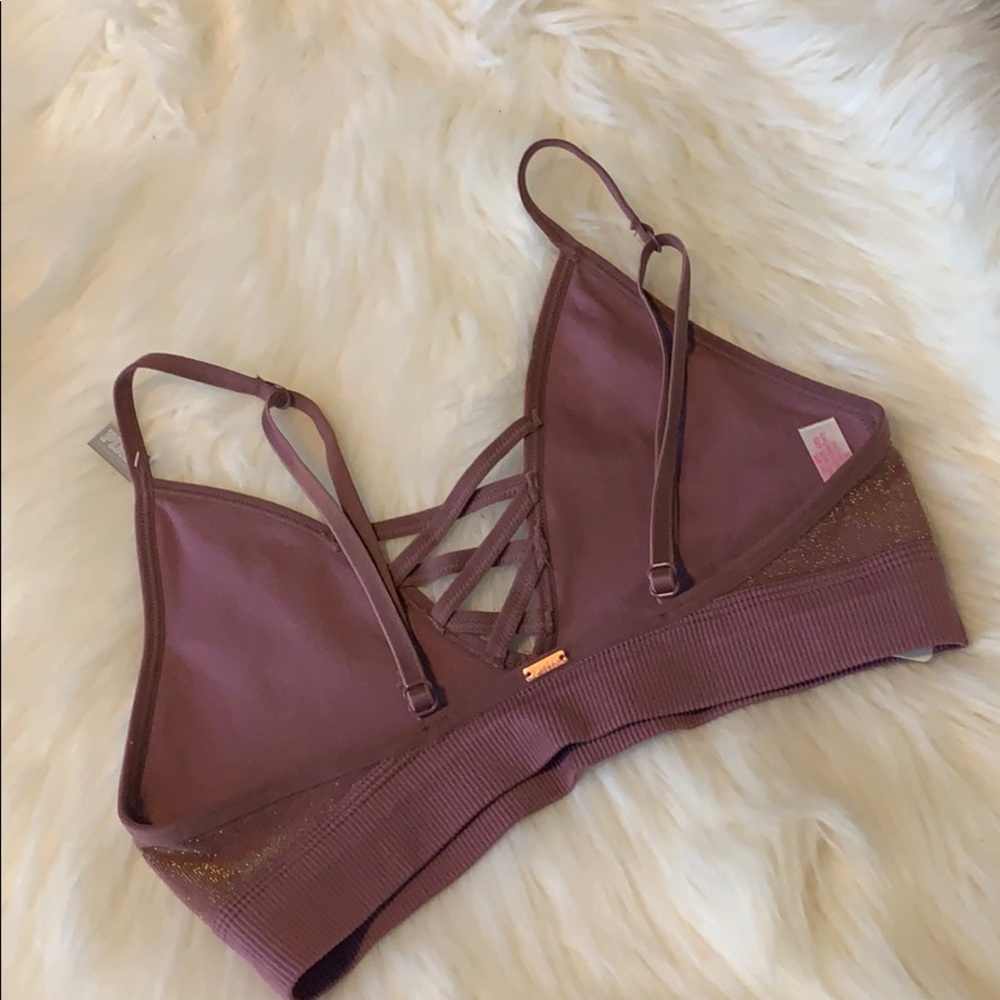 Bras - Picture 2 of 5